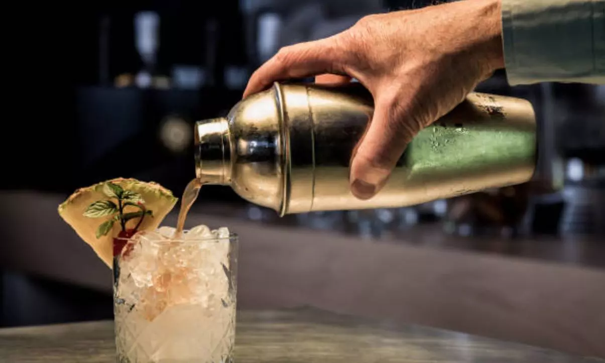 Entrada con 4 cócteles y show de baile en Circus Alcalá