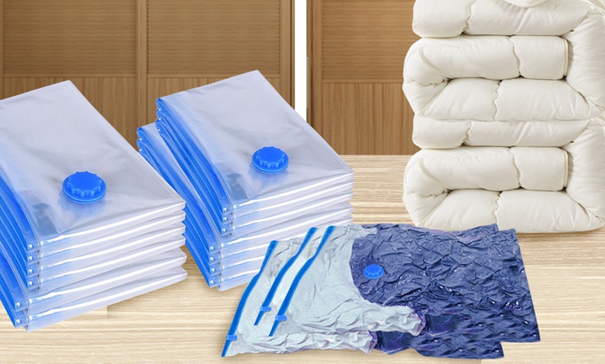 Image 2: Extra-Large Vacuum Storage Bags