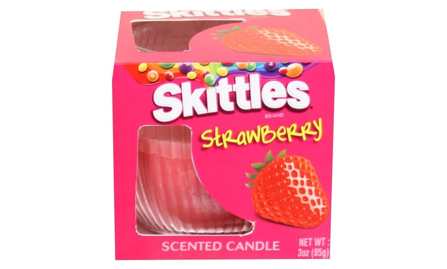 Image 3: 8 Candy-Scented Candles Lucky Dip