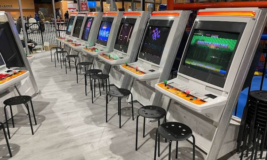 Image 8: Hasta 2 horas y media de acceso y juego libre en zona Arcade