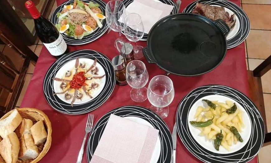 Image 2: Exquisito menú de txuletón o bacalao en Asador El Puente