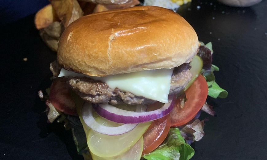 Image 2: 3-Gänge-Menü mit Burger oder Cevapcici