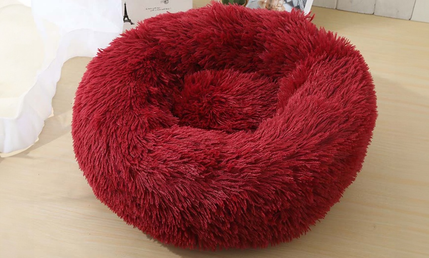 Image 8: Round Plush Fluffy Pet Bed