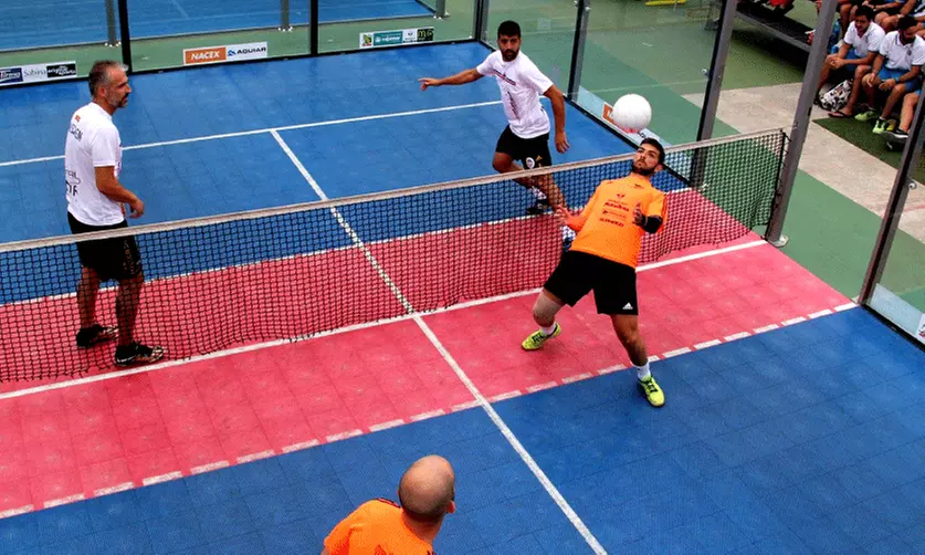 Alquiler de pista de padbol 90 min en sesión única o bono doble