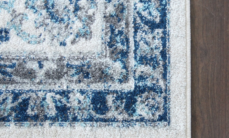 Image 30: Traditional Chelsea Rug