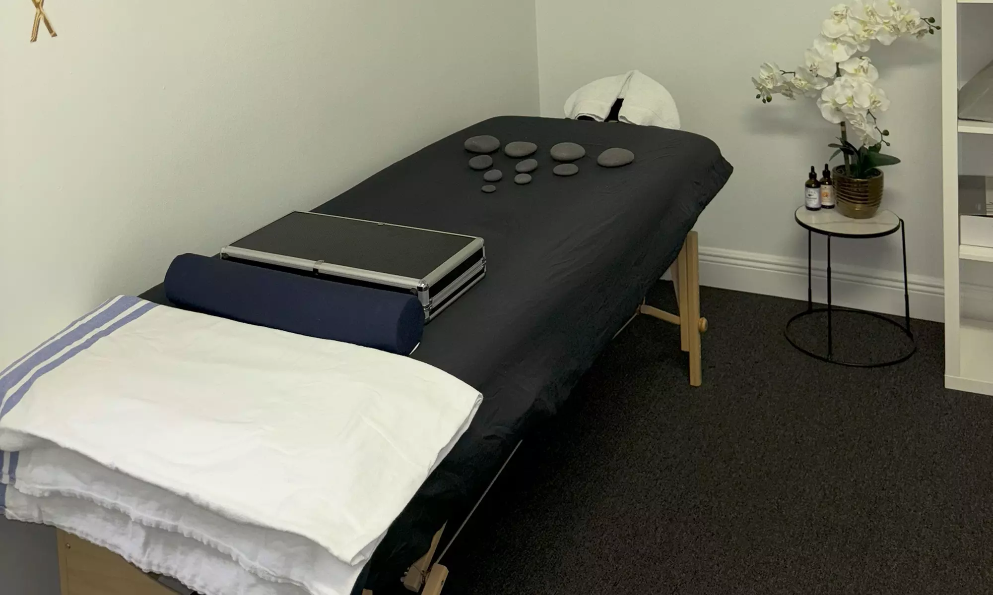 Get Four or Eight Sessions of Laser Lipo for Targeted Fat Reduction