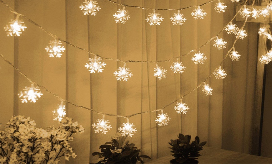 Image 8: Snowflake Fairy Lights