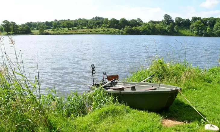 Creuse : 1 ou 2 nuits en caravane US Vintage avec pdj  pour 2, option assiette terroir et/ou spa à The Vintage Trailer - Second Medium