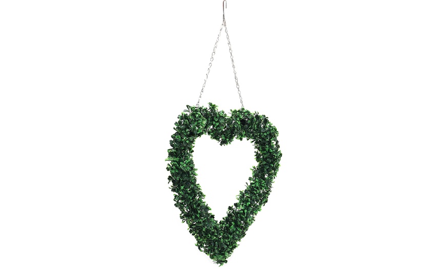 Image 2: Artificial Boxwood Green Leaves Heart Wreath