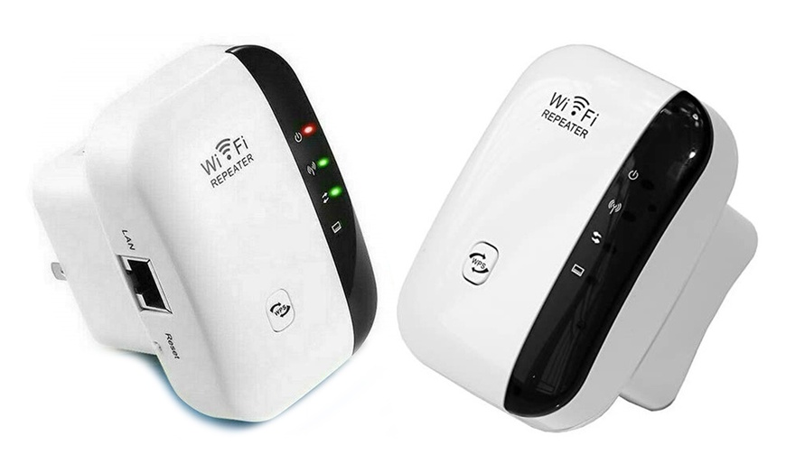 Image 5: 300Mbps Coverage Plug WiFi Booster