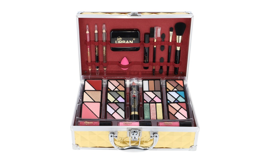 Image 5: LUB Love Urban Beauty Vanity Case