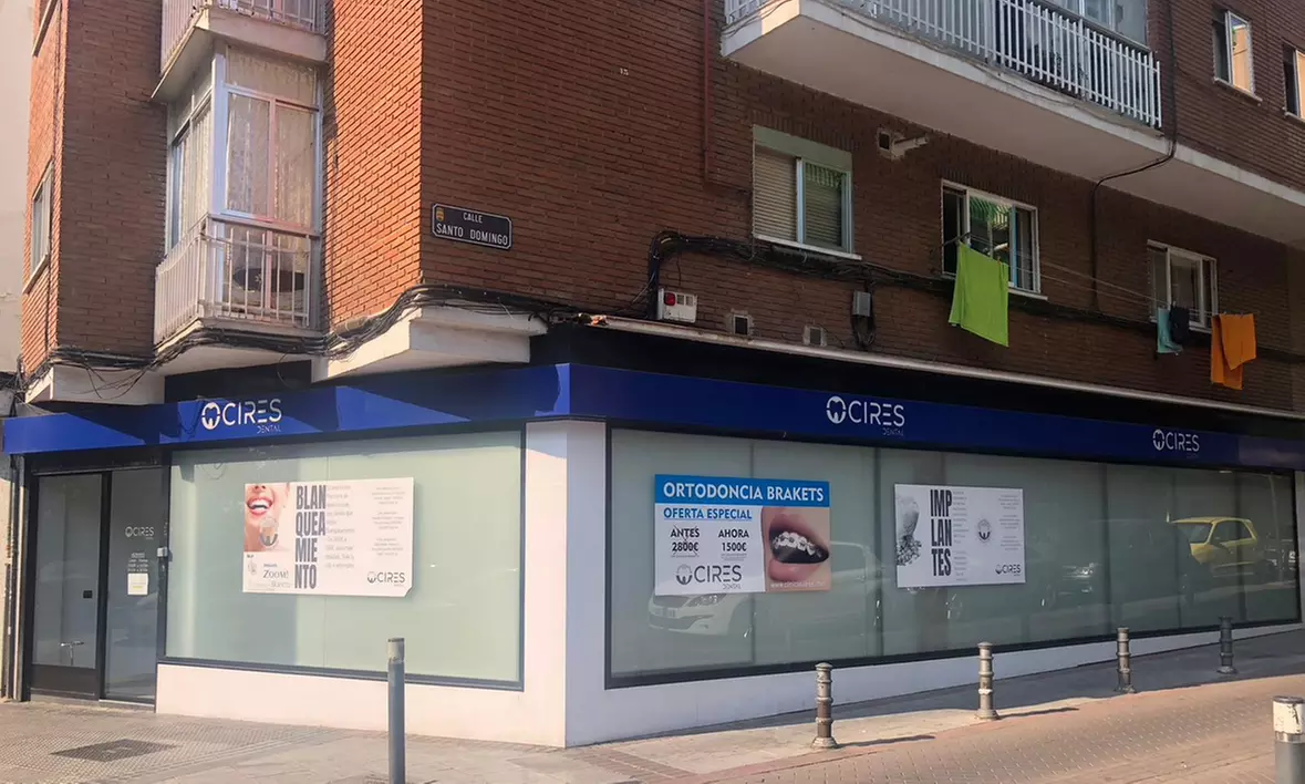 1 o 2 retenedores de ortodoncia transparente con limpieza bucal