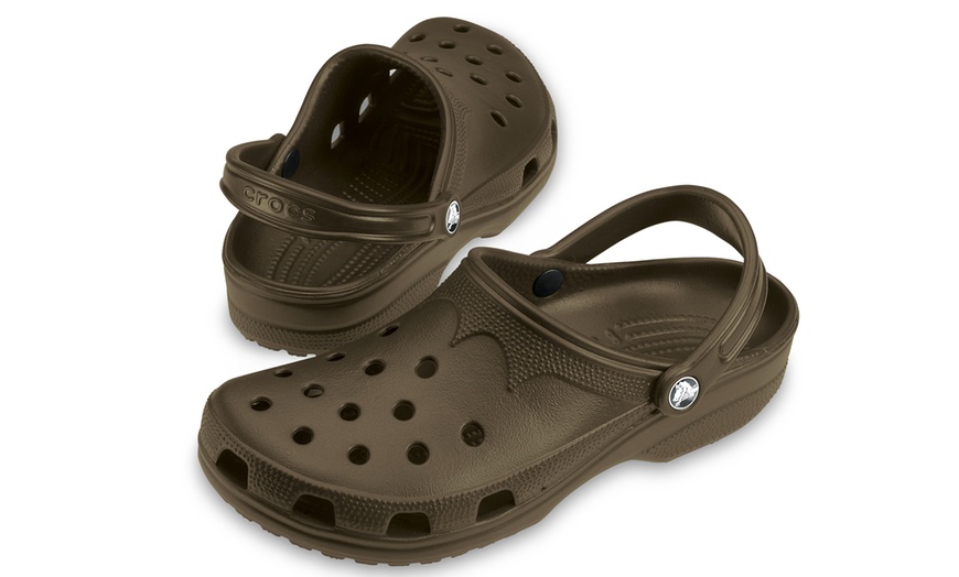 Image 8: Déstockage sabots CROCS unisexe