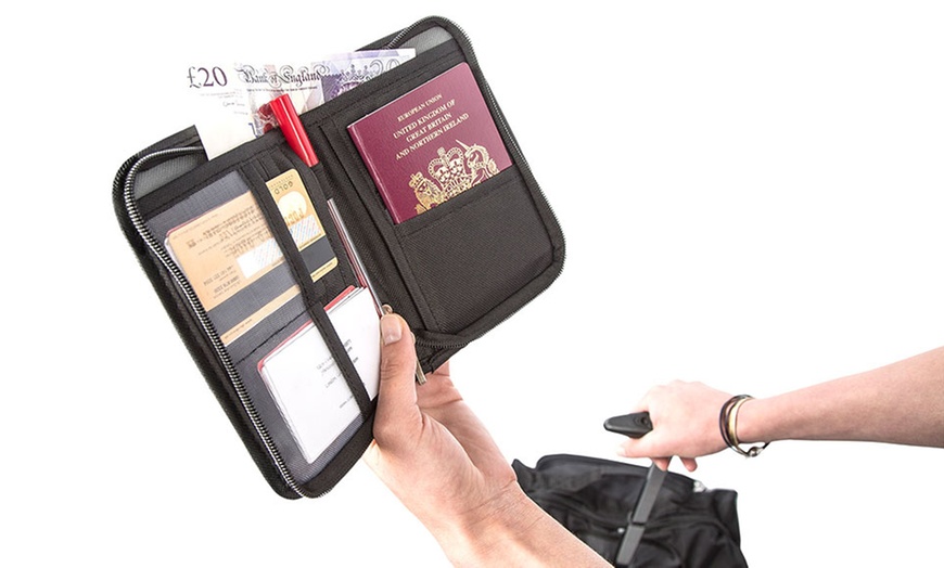 Image 5: Travel Document and Passport Organiser