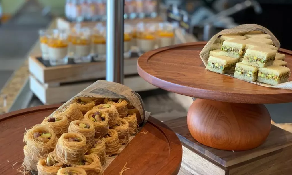 5* Saturday Brunch w/Optional Pool Access: Child AED 75, Adult AED 149