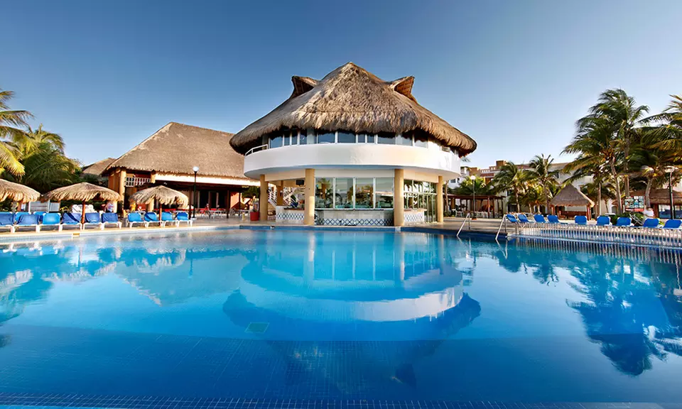 ✈ 3- or 7-Night All-Inclusive Viva Wyndham Maya Stay w/Air from Vacation Express; Price/Person Based on Double Occupancy - Primary Image