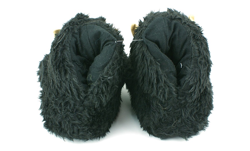 Image 4: Slip-On Gorilla Monkey Slippers