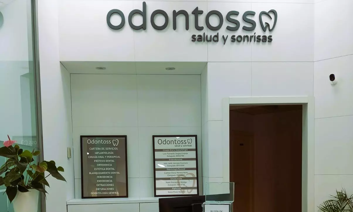 Blanqueamiento dental en Clínica Dental Odontoss Cristo Epidemia