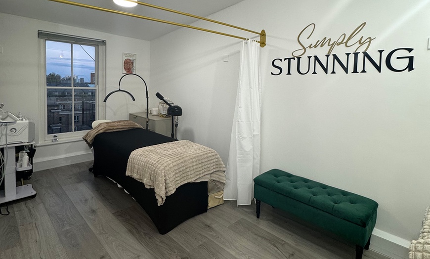 Image 3: Up to 63% Off on Eyelash Extensions at Simply Stunning