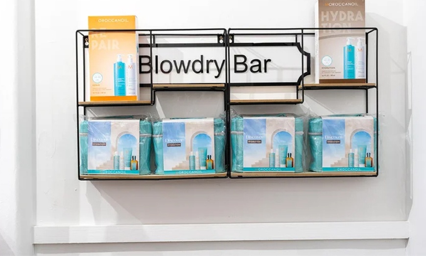 Image 4: Up to 61% Off on Salon - Hair Colour / Highlights at luxe hair studio