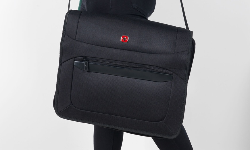 Image 3: Wenger Messenger Laptop Bag