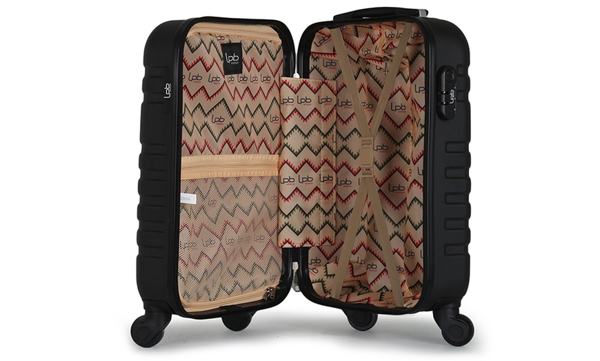 Image 4: LPB Cabin Suitcase and Vanity Set