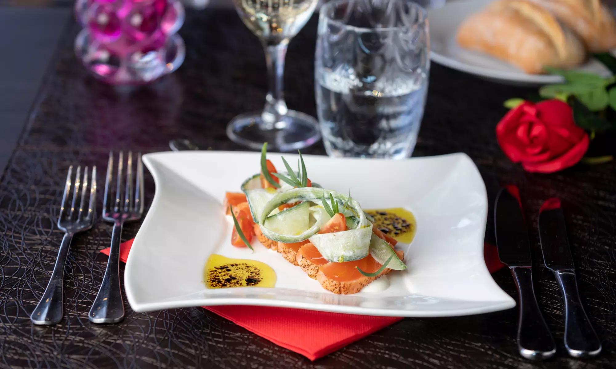 Flânerie sur la Seine accompagnée d'un menu bistronomique