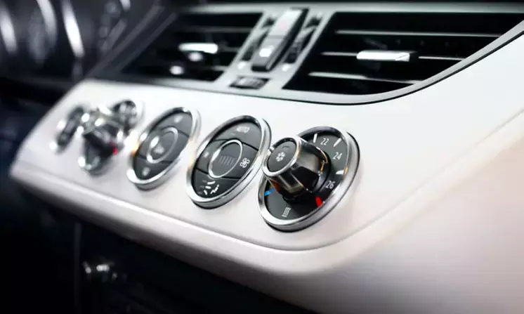 Recarga de aire acondicionado de hasta 800 g con diagnosis en Habrilcars - Primary Image