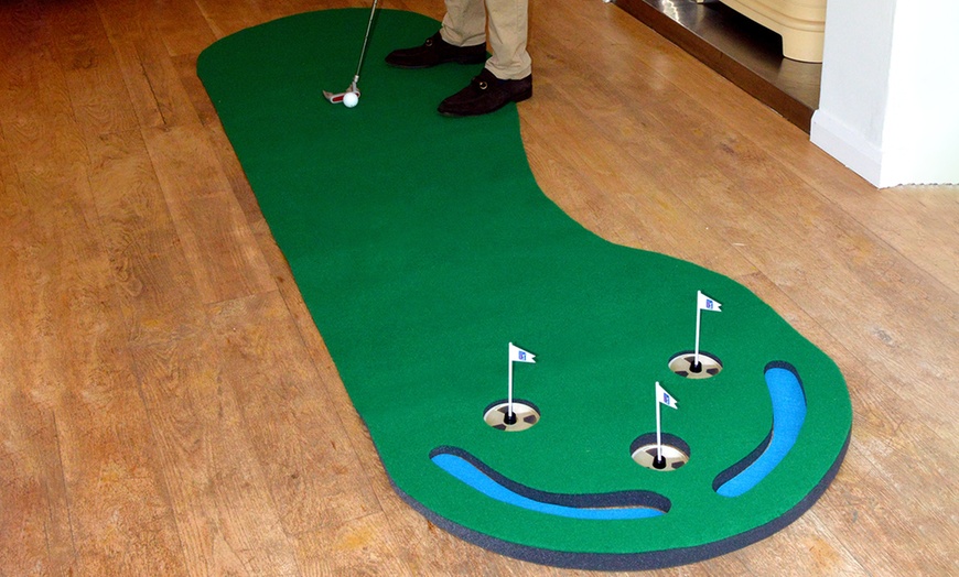 Image 4: PGA Tour Golf Putting Set