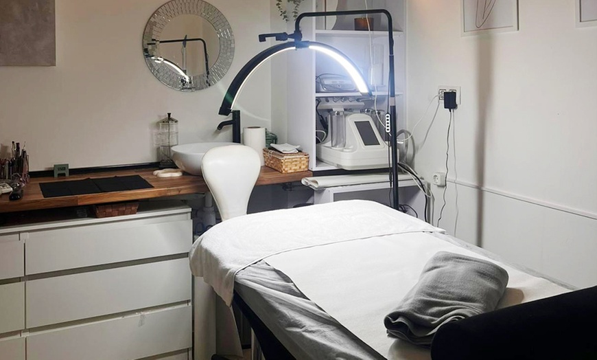 Image 2: Lifting de pestañas y tinte, laminado de cejas, visagismo y depilación