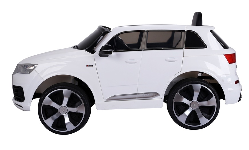 Image 11: Audi Q7 Electric Car For Children