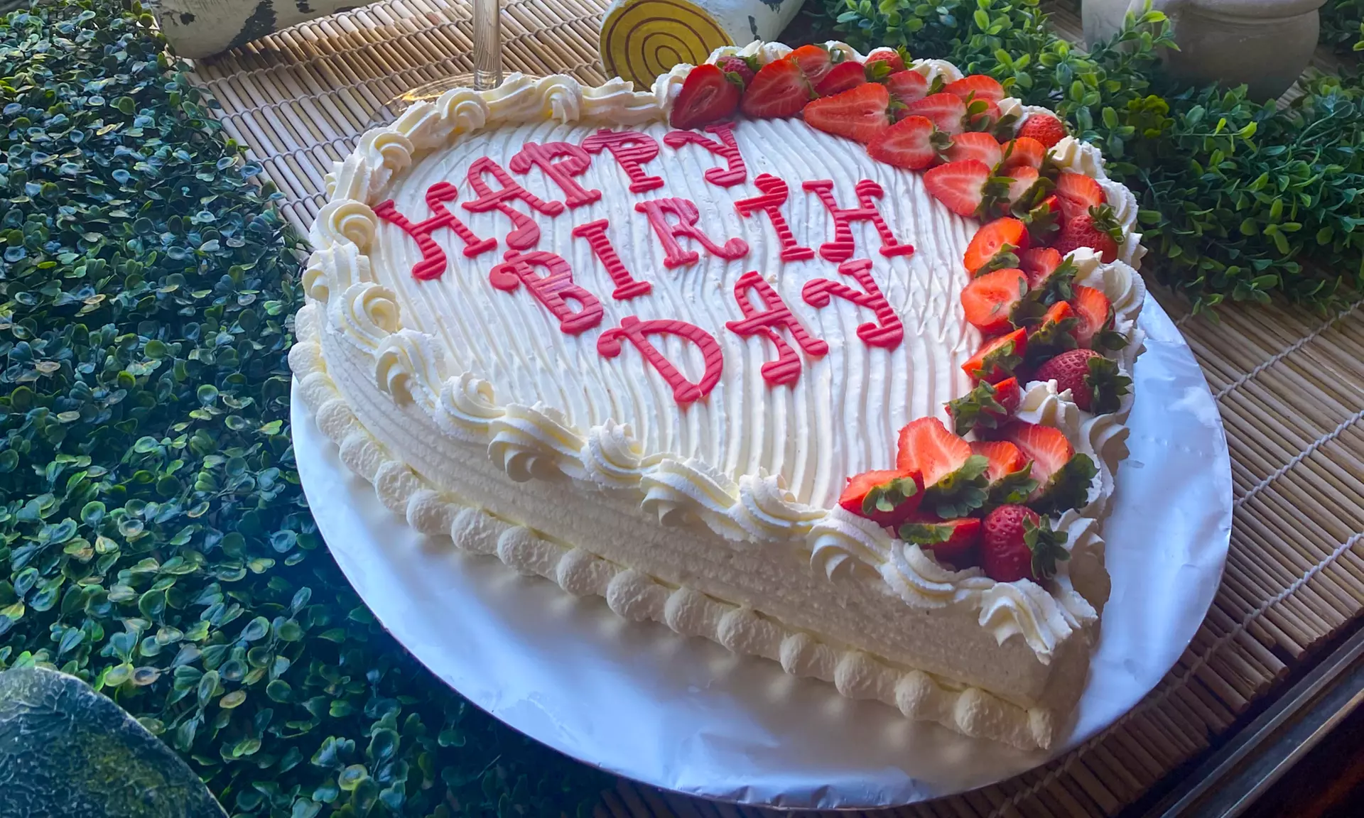 Hausgemachte Torte & Heißgetränk für 1 - 8 Personen