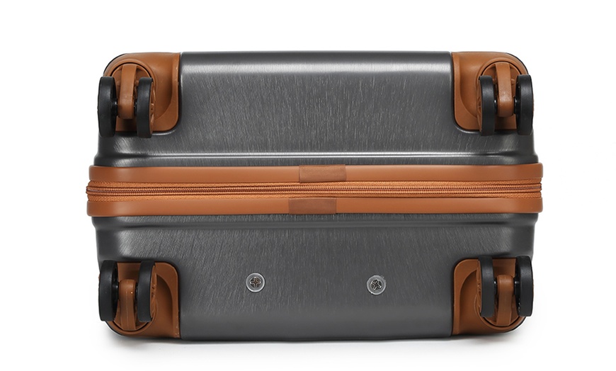 Image 4: Lightweight Hard Shell ABS Suitcase with TSA Lock