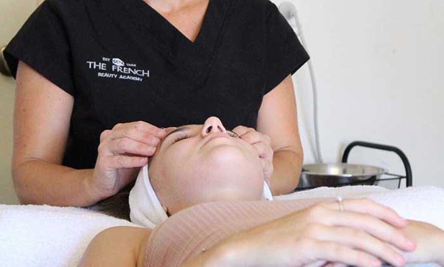 Image 4: Deluxe Head Spa, Facials & Treatment Deals