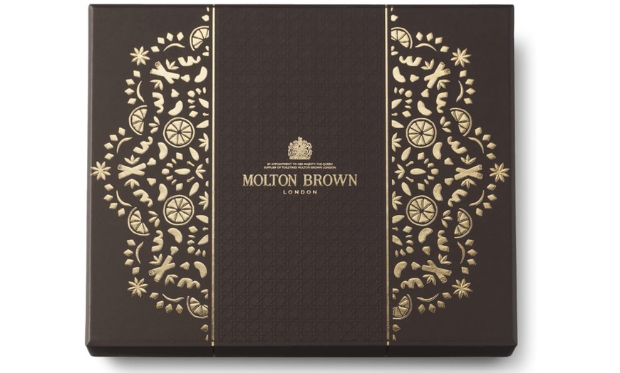 Image 2: Molton Brown Re-charge Black Pepper Travel Trio Gift Set