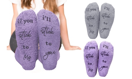 Fino a 3 paia di calzini con stampa tipografica su entrambi i piedi, disponibili in 2 colori