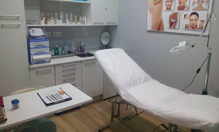 Image 3: Tratamiento facial Renew en Athenea Cosmetología y Medicina Estética