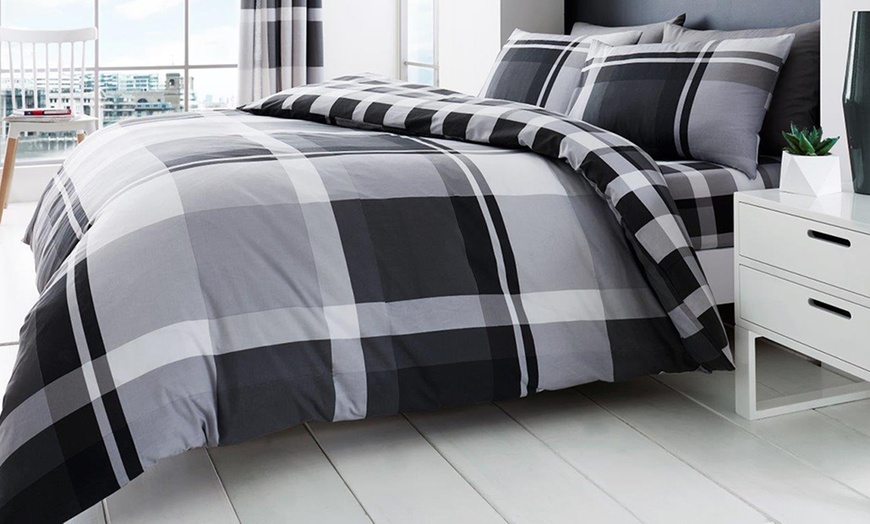 Image 1: Waverly Check Duvet Set
