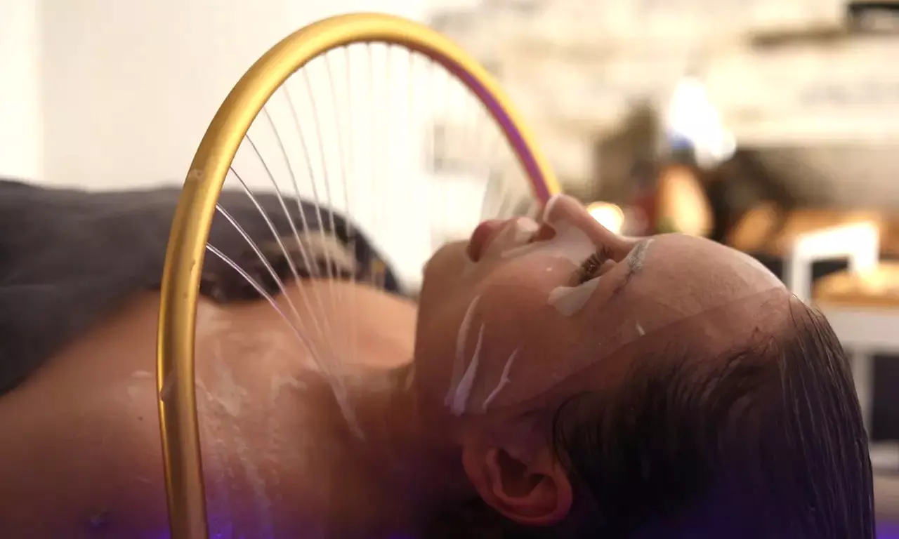 Tratamiento head spa en pareja con masaje craneofacial y de busto