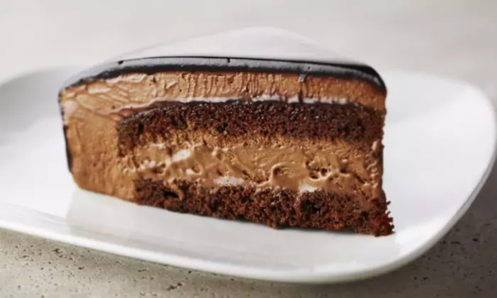 Dîner spectacle pour 2 ou 4 personnes chez Le Bulto Music Hall (jusqu'à 55% de remise) - Second Medium