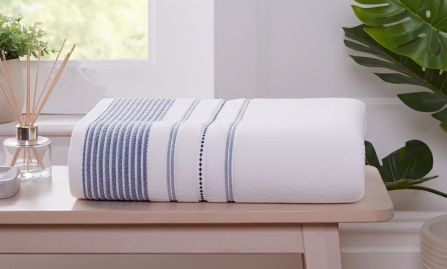 Image 4: 500GSM Dakota Cotton Bath Sheet 