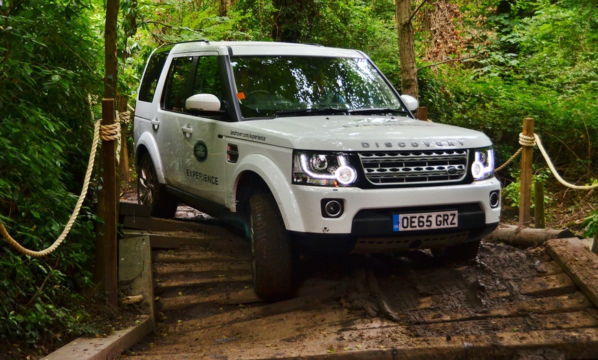 Image 8: Land Rover Manufacturing Tour