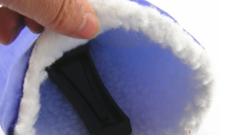 Image 5: One or Two Generise Warm Hand Mitt Ice Scrapers