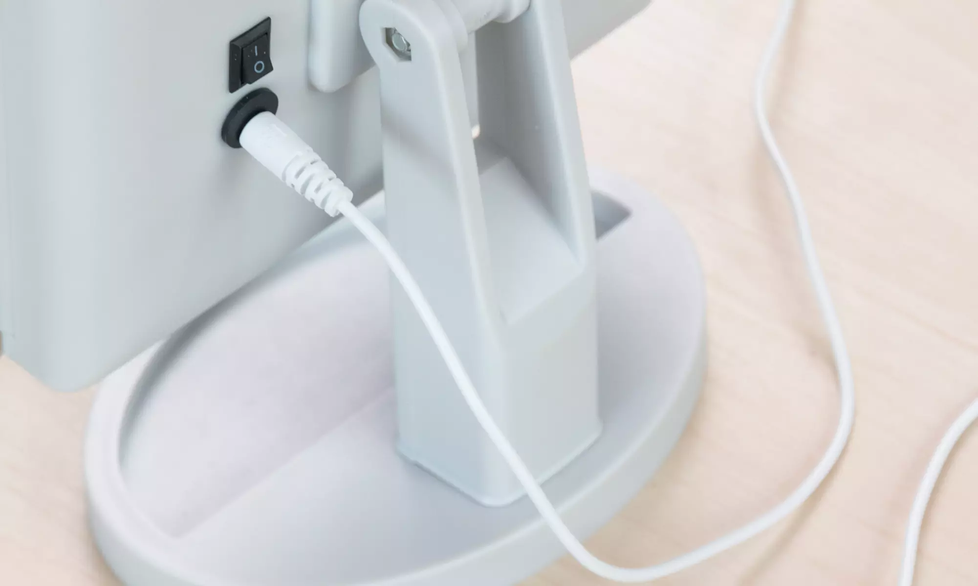 InnovaGoods LED Vergrößerungsspielgel oder klappbarer LED-Spiegel