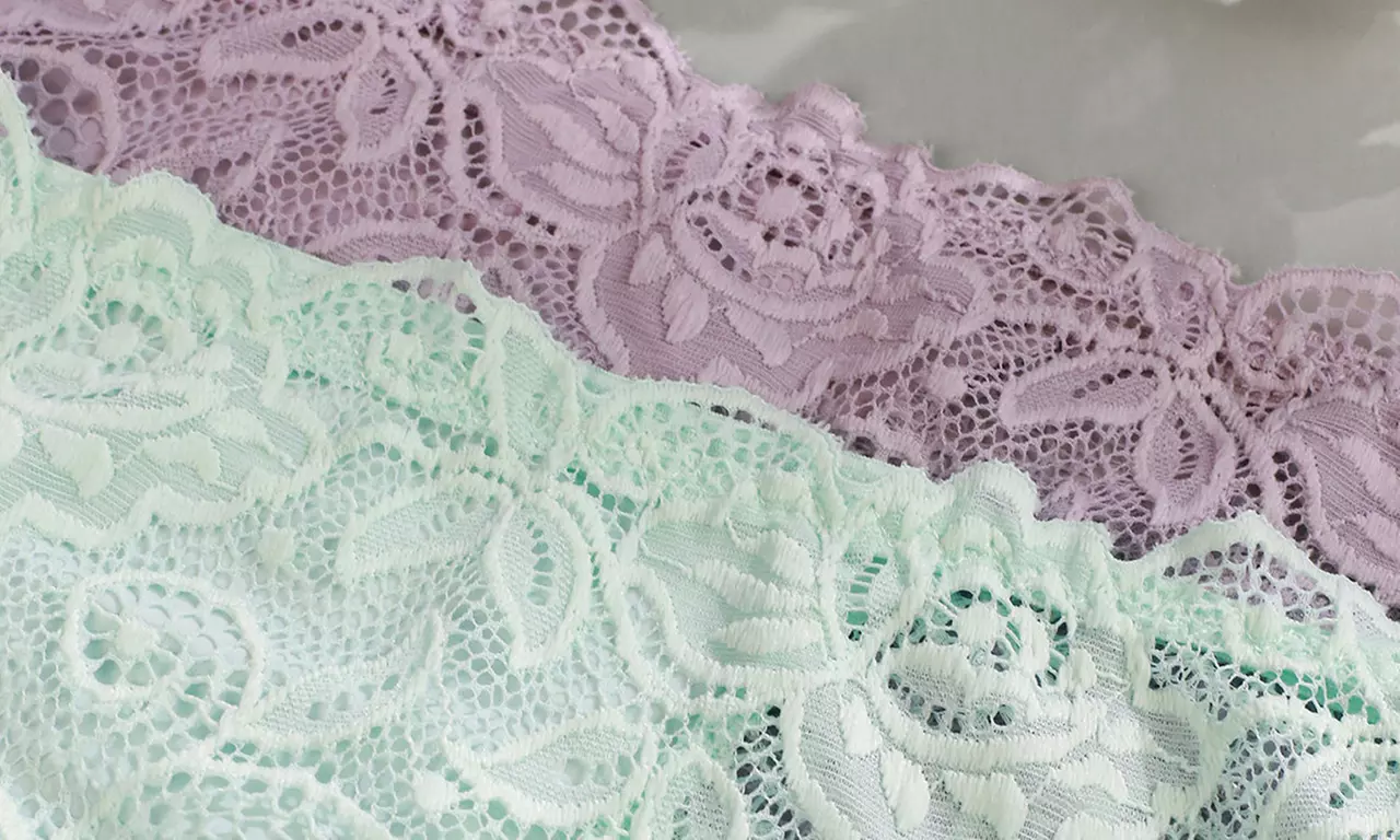 Women’s Lace Stretch Briefs in Mixed Colours