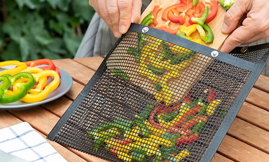 Image 2: Two or Four BBQ Cooking Nets