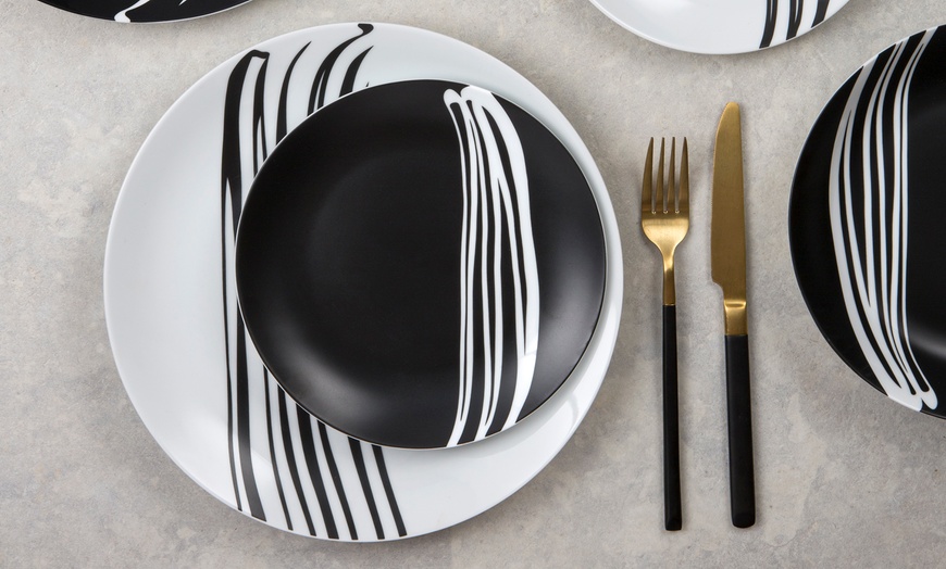 Image 3: 24-Piece Black and White Dinner Set