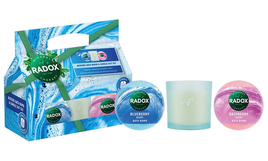 Image 5: Up to Four Radox Restore Blueberry & Raspberry Bath Bomb Gift Sets