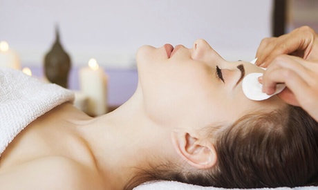 Pacchetto 3 trattamenti viso o corpo a scelta da Estetica e Benessere Fashion Beauty Group (sconto fino a 63%)