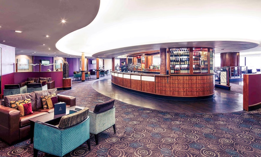 Image 3: Manchester: 4* Classic Double Room Stay with Breakfast & Late Checkout